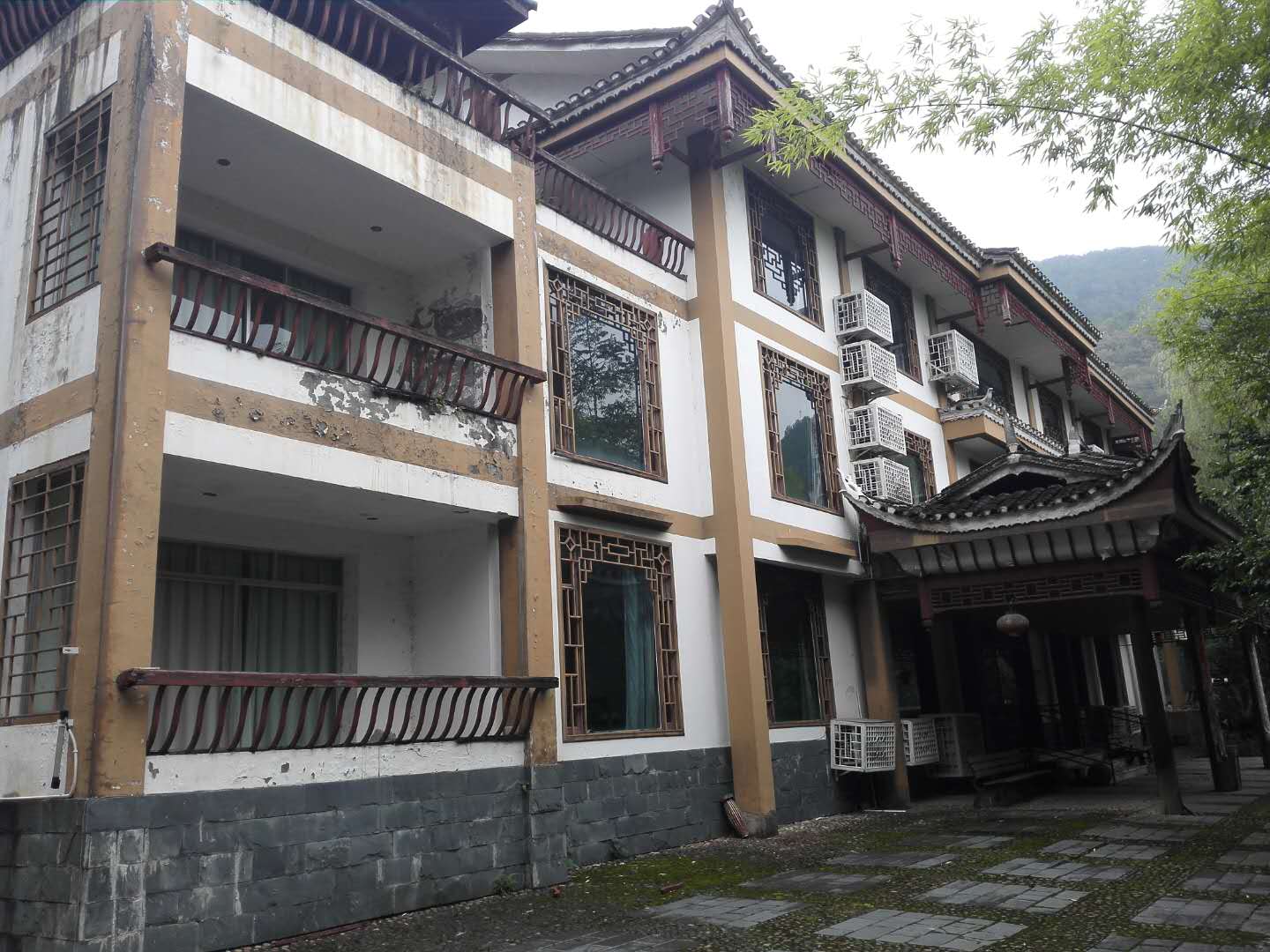 1693821890574075.jpg 久格里吉温泉 (1).jpg