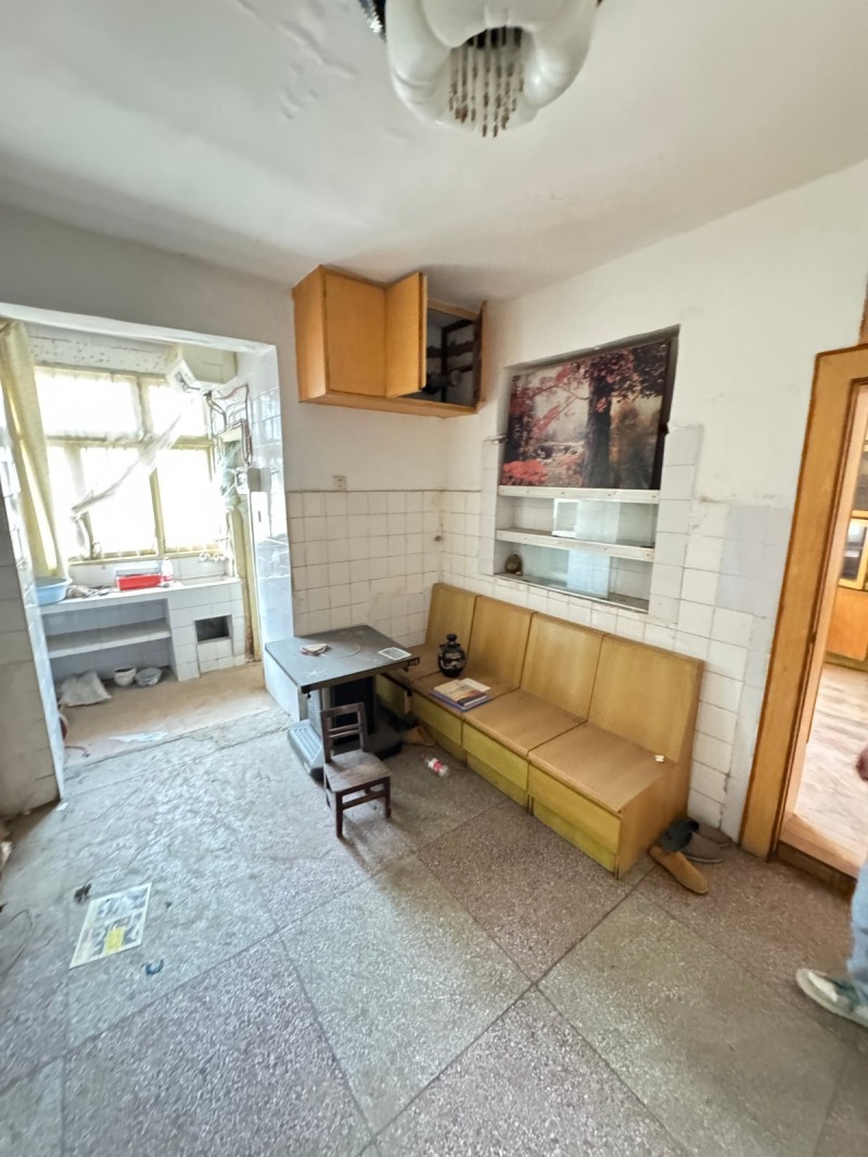 1773307905761845.jpg 图片关键词