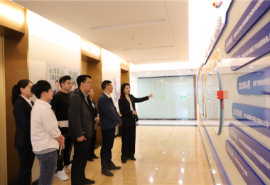 贵阳产控集团党委委员、副总经理唐建到贵州阳光产权交易所调研座谈