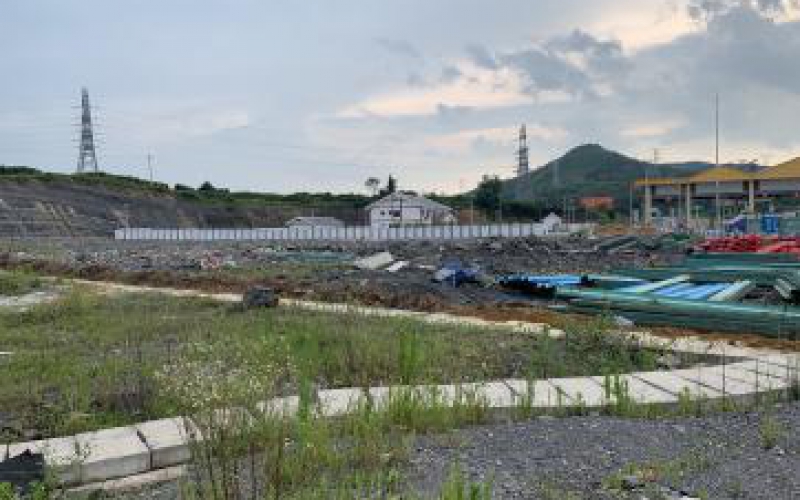 百泉收费站闲置土地