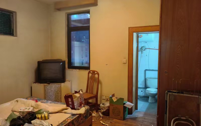 成都市成华区双林巷2号1栋7单元6楼18号