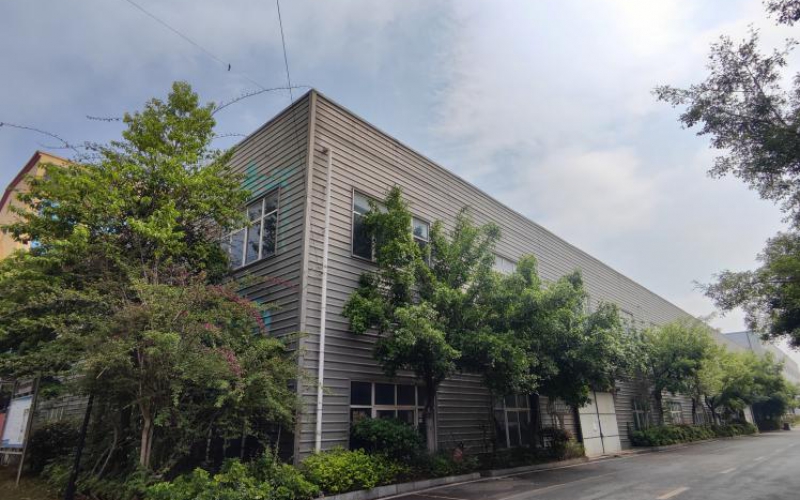 兴义市万峰工业贸易有限公司持有的8处厂房