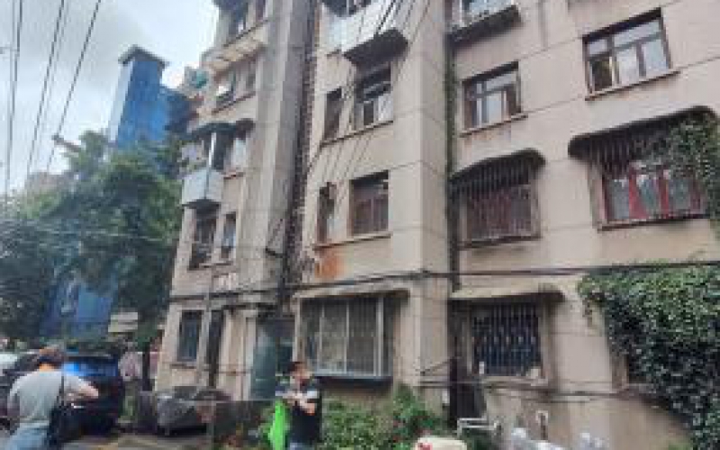 南明区新华路68号4栋2单元附7号转让（持有方：贵州省机关事务管理局国有资产管理服务中心）