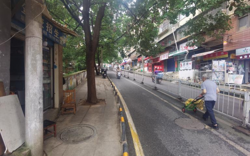 金顶山46幢1单元8层1号住宅转让（持有方：贵州省机关事务管理局国有资产管理服务中心）(二次挂牌)