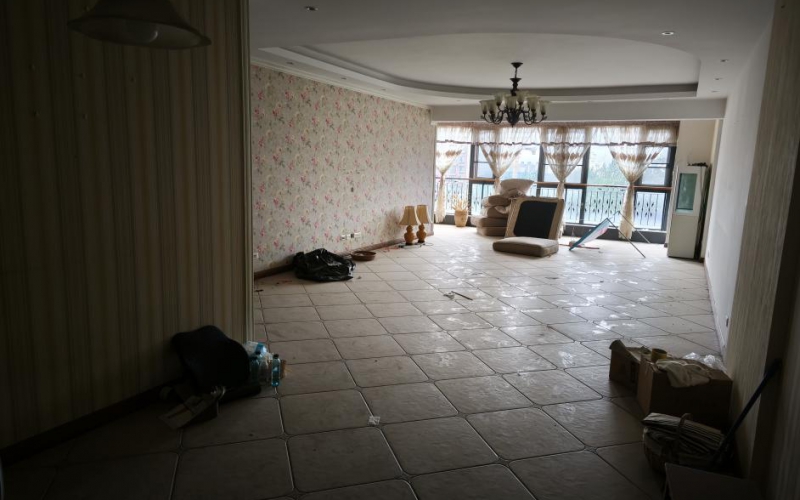 （降价）枫林小区1号楼1单元18层1号转让（持有方：贵州省机关事务管理局国有资产管理服务中心）