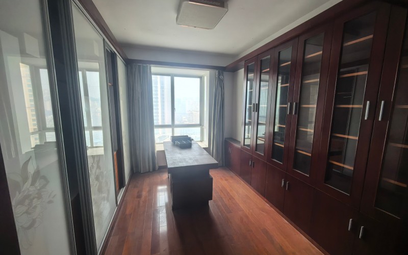 贵州省机关事务管理局国有资产管理服务中心贵阳市经开区黄河路9号长城嘉苑小区经济适用住房4栋1单元16层1号房屋招租